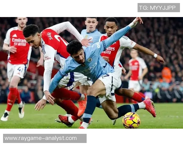 国王杯激战曼城与里昂平局红牌事件引发全场热议与转会传闻