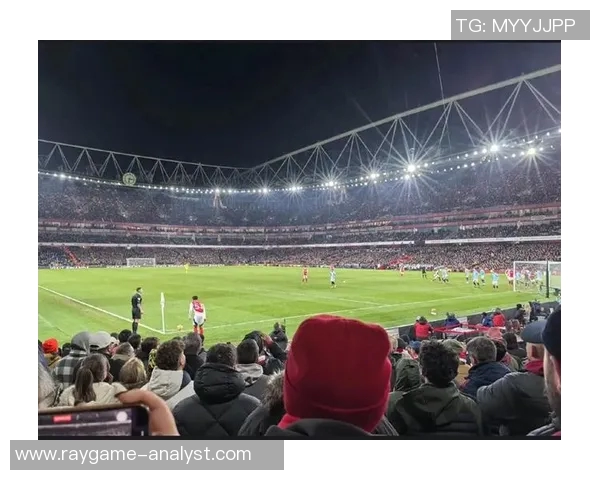 德甲焦点战曼联与阿森纳握手言和全场哀叹惨败瞬间引发热议